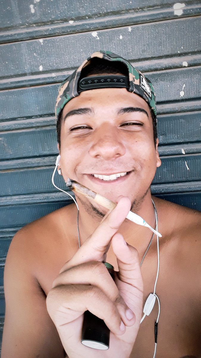 kttau141's tweet photo. Sextinha velha 🌊🎈 https://t.co/sr7lrhFWyV