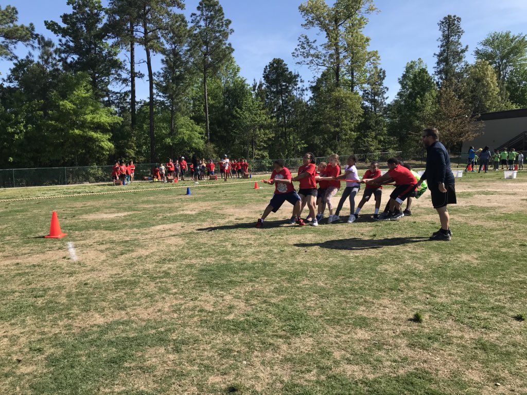 goughsclass's tweet photo. Field day!!!!!!!! #wearebriercreek https://t.co/63SlIxlJQm