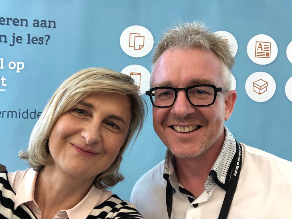 crevits's tweet photo. Proficiat met jullie 20ste verjaardag, @klascement! Nog voor Facebook en wikipedia bestond, werd al kennis gedeeld en genetwerkt. Vandaag delen 150.000 leerkrachten. #kc20jaar #topteam https://t.co/NvAWDaEG0T