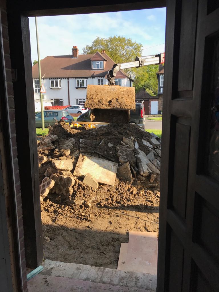 SE20builders's tweet photo. Muck away for new driveway at current Petts Wood project.  At least it's stopped raining!
#jrehaulage #muckaway #se20builders https://t.co/oQgQ4DA8Xr