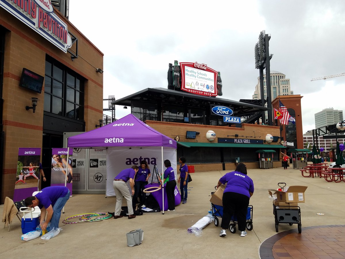 AIM4FitnessSLPS's tweet photo. Getting ready to move our body at #CardinalNation for the #LetsMoveSTLFlashMob #LetsMoveYourBody #AetnaCares #HealthyFutureMO #STL #Wechooseslps https://t.co/SLGq91Ilvd