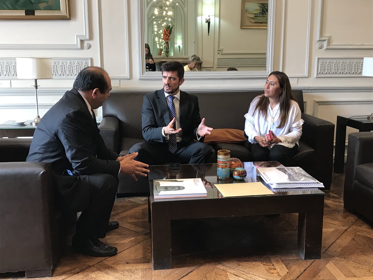 PrensaTucTur's tweet photo. Pdte. @SebaGiobellina recibe al intendente de @munitrancas Roberto Moreno antes de la conferencia por la 9na #ExpoLactea https://t.co/3GA1WDi3pd