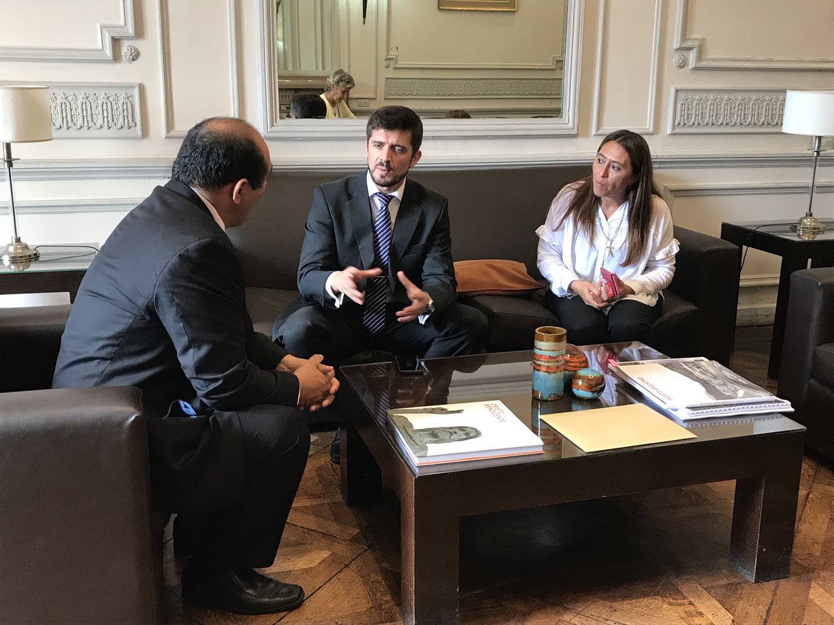 PrensaTucTur's tweet photo. Pdte. @SebaGiobellina recibe al intendente de @munitrancas Roberto Moreno antes de la conferencia por la 9na #ExpoLactea https://t.co/3GA1WDi3pd
