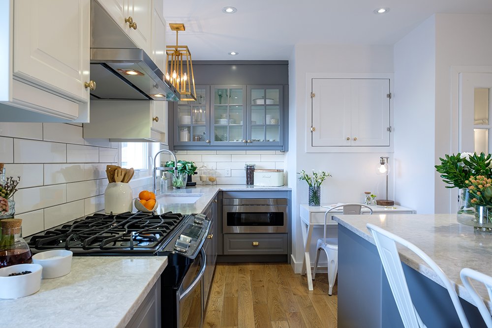 PropertyBrother's tweet photo. If you loved the cozy tones on this week's #PropertyBrothers, check out the #PBHandbook App for more tips and inspiration! https://t.co/sdJSbsTD9F https://t.co/RM8dWIN2ZF