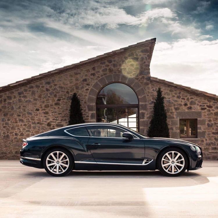moo_yourself's tweet photo. That's British Class.

• #Bentley • #EXP10 • https://t.co/gOOAcKisA2