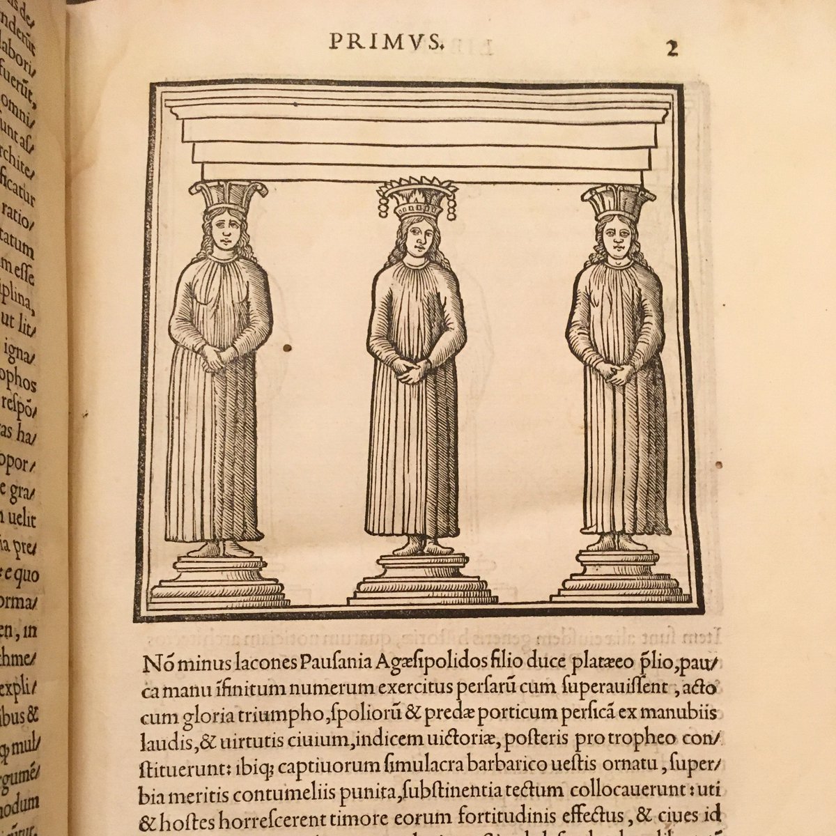 ArchLibND's tweet image. End of term, oldest illustrated book. #rarebookfriday #vitruvius #1511 #endofsemester #goodluck #irisharkies