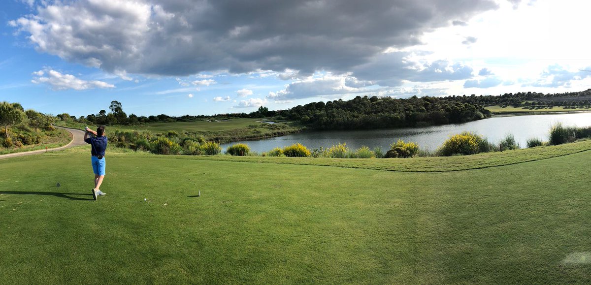 TrendSniper889's tweet photo. Ciaran in action @MonteReiResort #practiceswing #greatsky #golfschool https://t.co/dYFxBOTLwR