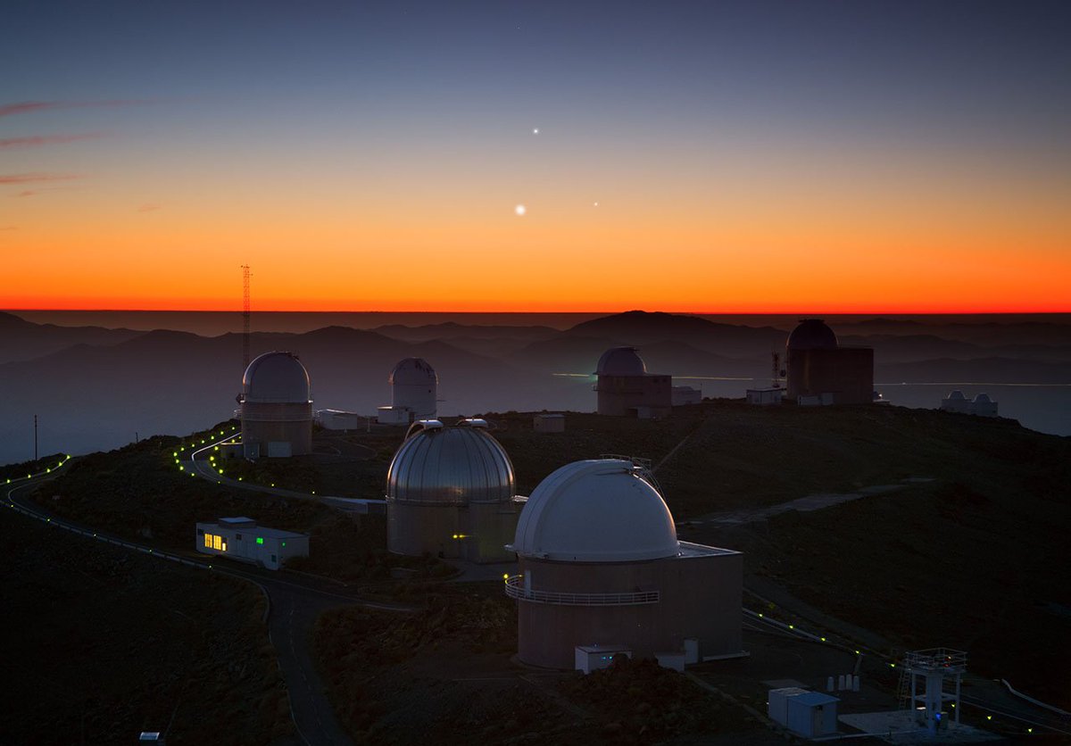 chiletravel's tweet photo. It is not a secret that #Chile is the best place in the world to practice #Astroturism. https://t.co/wdlEY7q9NL #MilkyWay https://t.co/5cLqSVBpBv