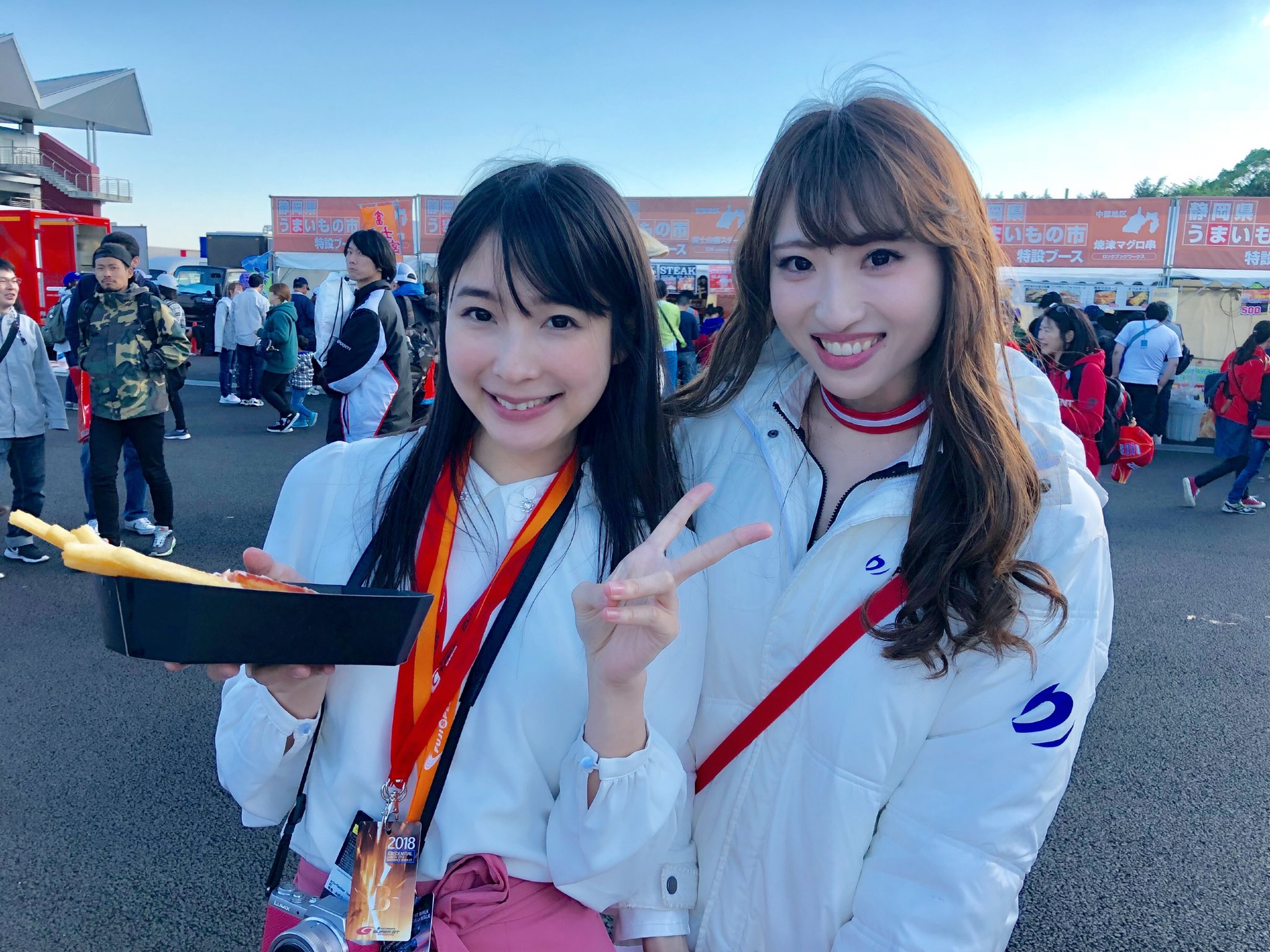 中村このみ このみん Twitterren そしてなんと Pacific総監督の川崎あやちゃん レースクイーン大賞17の阿久津真央ちゃん 17新人賞グランプリの立花はるちゃんとお写真を 緊張しすぎて 私全部口変 笑 みなさんほんとオーラすごくて ハフハフしました