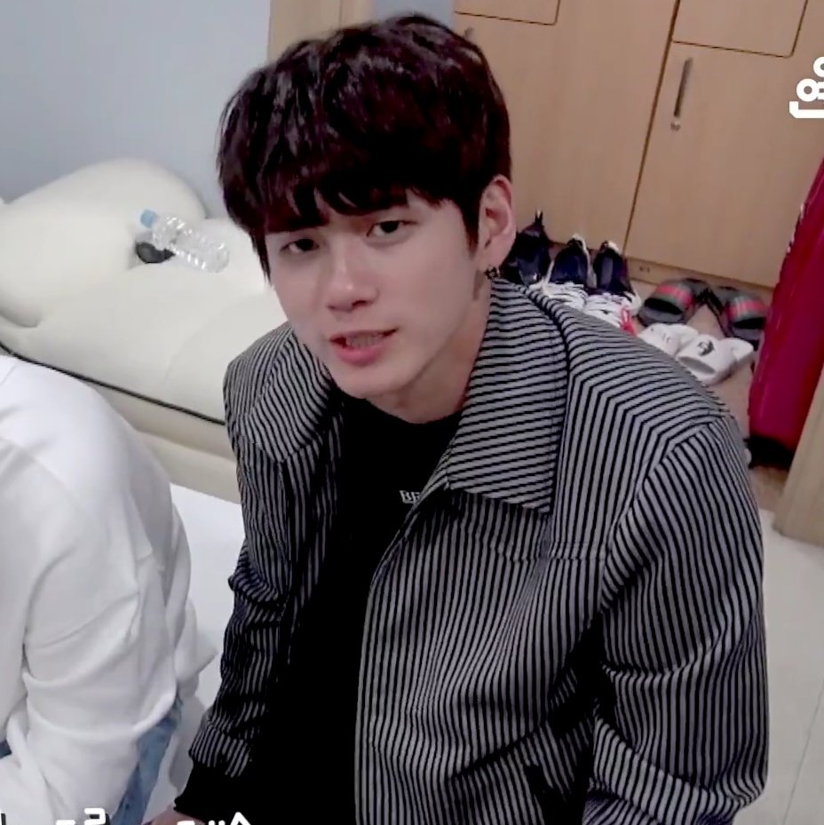 0hMy0ng's tweet photo. Hehehe Ong changed his clothes  😂😂 https://t.co/qZj36YqISs