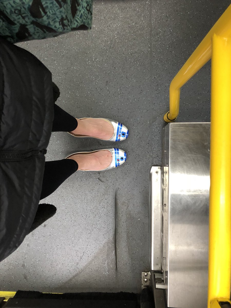 ImaBusRider's tweet photo. Things that are with me on #thisbus: #theforce. #MayTheFourth #MayTheFourthBeWithYou #r2d2 https://t.co/VxzcOmXq8a