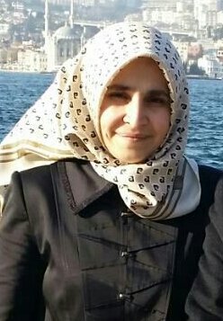 SalichYilmaz's tweet photo. ✒BİR VİCDANSIZLIK ÖRNEĞİ DAHA

🖋Anne ve Baba tutuklandı.

🖋Ev sahibi çocukları evden çıkartıyor (7 Mayıs'da).

🖋Çocuklar yalnız ve sahipsiz. https://t.co/E681cSeYOe