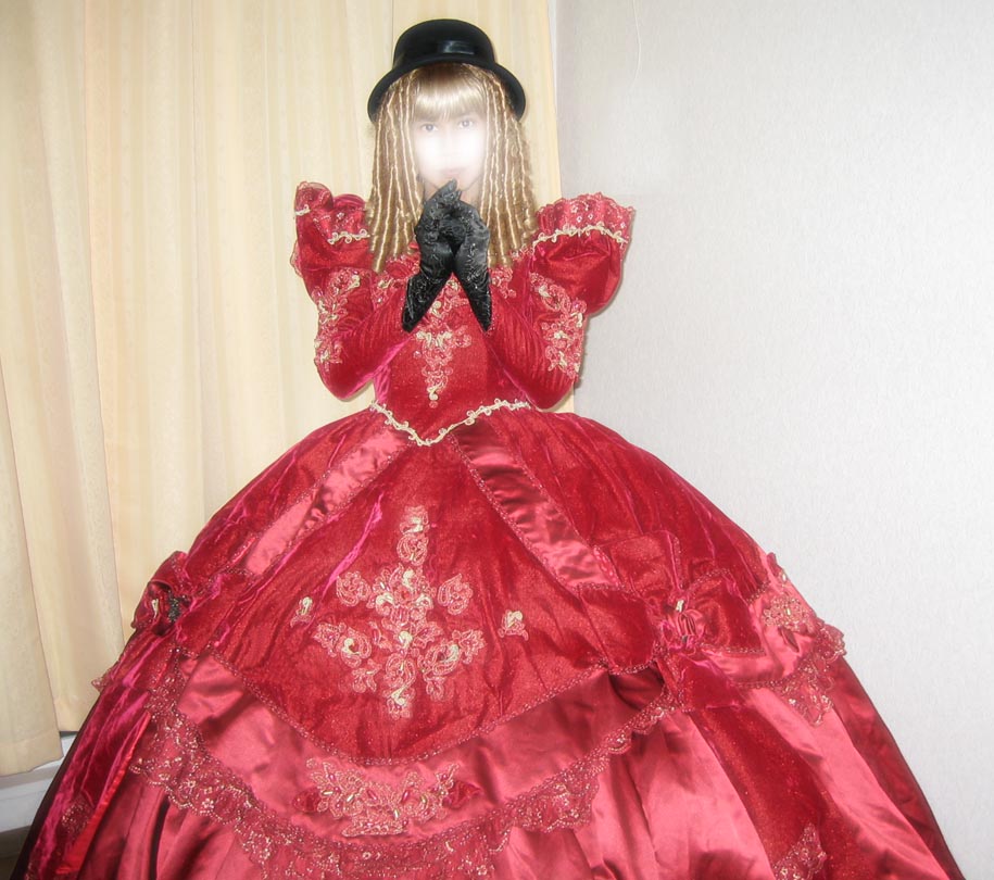 DressLover_'s tweet photo. 皇女の赤いドレスですが、スカートのボリュームが
素晴らしいです。 https://t.co/QrX46kquMH
