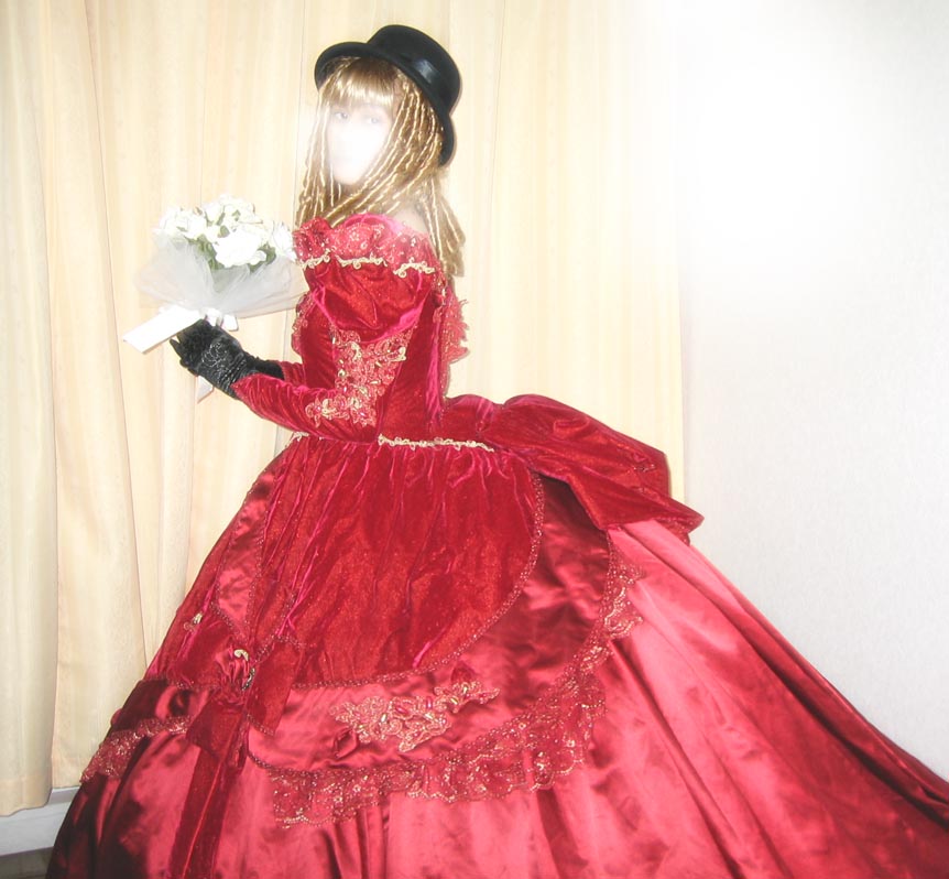 DressLover_'s tweet photo. 皇女の赤いドレスですが、スカートのボリュームが
素晴らしいです。 https://t.co/QrX46kquMH