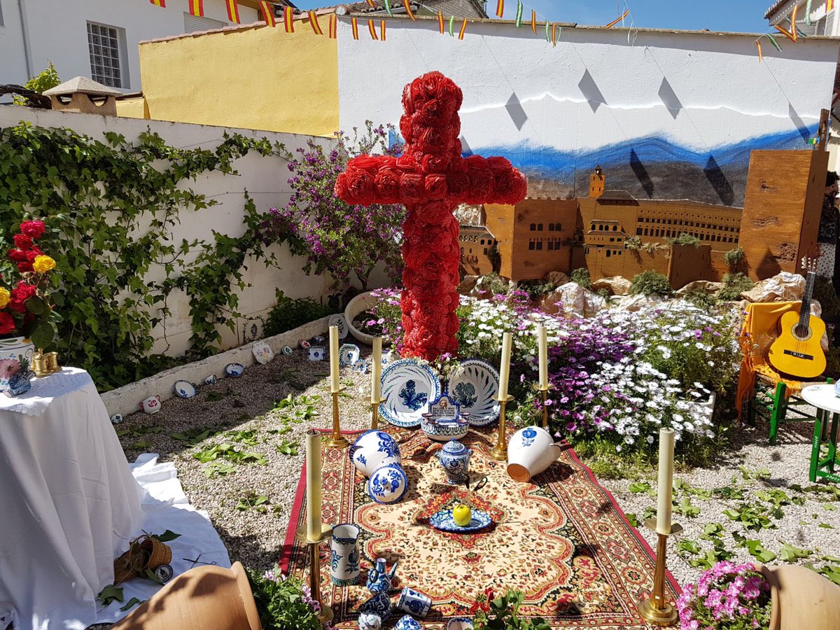 Raul_LopezR's tweet photo. #DiadelaCruz18 en Peligros.
Felicidades a todas las que han participado y agradecer a toda la gente que colabora en este día especial...Hoy seguiremos con la ruta!
@PeligrosSuena @alcaldepeligros #consugente #consustradiciones #ConcejalíadeFiestas https://t.co/4QWXlt3zjU