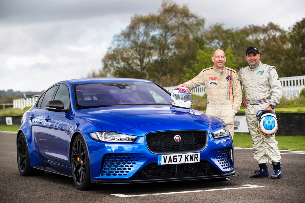 AUTOMOTIVPRESS's tweet photo. @Jaguar annonce l'arrivée de Andy Wallace et Davy Jones, vainqueurs aux @24heuresdumans, dans l'équipe développement de la #XESV #Project8 - V8 5,0L suralimenté 600ch - dont les tests finaux se déroulent sur les circuits de #Portimao, #MotorlandAragon et #LagunaSeca @JaguarFrance https://t.co/Ph8mqcEHwa