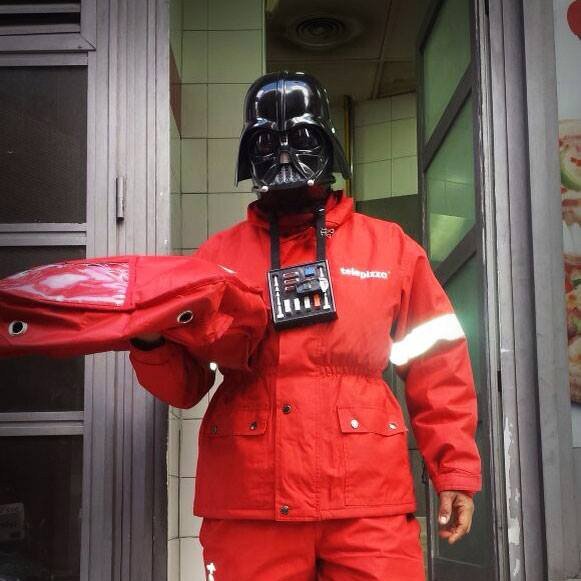 Dale RT si quieres que te llevemos así tus Telepizzas #StarWarsDay
