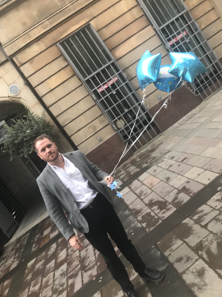 kes3291's tweet photo. @ChemistryBaker looking really happy with his celebratory balloons 🎈@HollehButler @angela_flack @CerysJ @DennanyChem @JamesCameron79 @_HelenaStewart_ @funcandinlayson @PamelaAllanChem https://t.co/tzL8up7Ey2