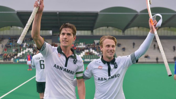 HC Rotterdam’s Sjoerd Gerretsen and Paul Melkert have been named Members of Merit for their years of dedication at the highest level for the clubs. #EHL

ehlhockey.tv/news/gerretsen…