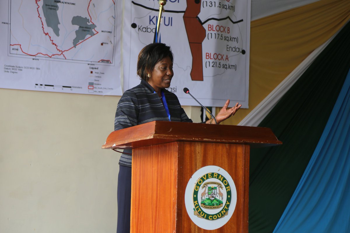 KituiCountyGovt's tweet photo. "We must act in haste to fast track the mining activities in this county" @mamangilu addressing the #KituiMineralForum at KEFRI in Kitui town. @KTNNews @citizentvkenya @MusyiFM @Ben_Kitili @citizentvkenya @dailynation @StandardKenya
#KituiMinerals https://t.co/JofNRj2Pza
