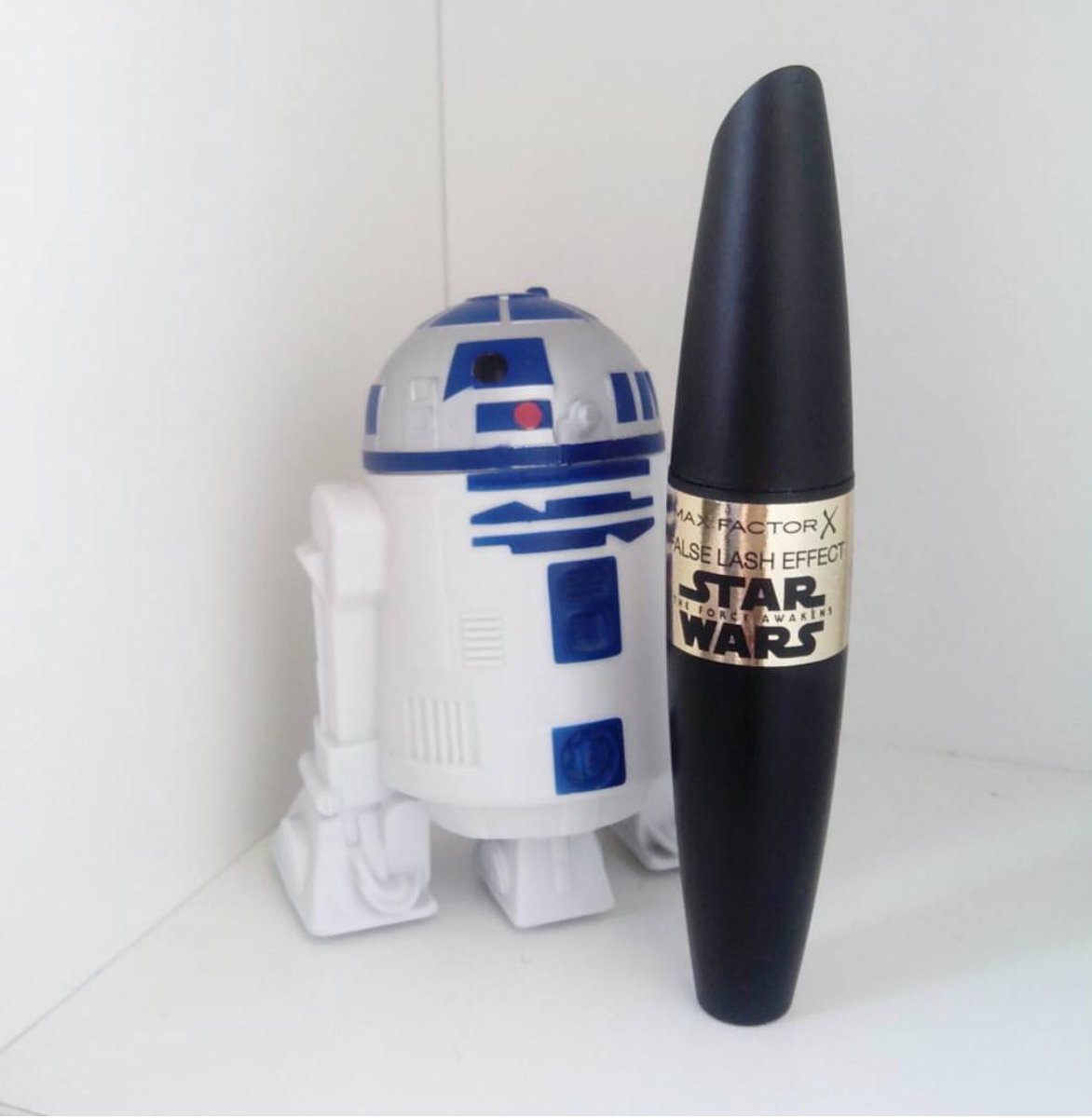 #MayTheFourthBeWithYou wholesale #Starwars Max Factor Mascara - #bogof buy one get one free - wholesale-cosmetics.co.uk/product/12-x-m…

#fridayfreebie #FreebieFriday #win a Star Wars Mascara 😍 RT &amp; Follow to #enter #comp #CompetitionTime #competition have a nice day and #MayThe4th be with you