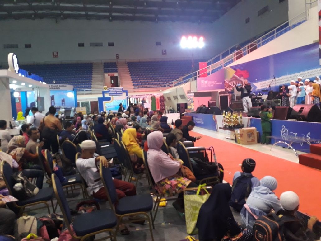 PSCC_Palembang's tweet photo. Live show at Palembang Fair 2018 day 2 in PSCC Hall.. we have so much fun here :D
.
.
.
Urban city hall
.
.
#pscc #psccpalembang #psccvenue #psccliveevent #palembangevent #palembangvenue #event #liveevent #expo #palembangfair2018 https://t.co/dAzqTWRptD