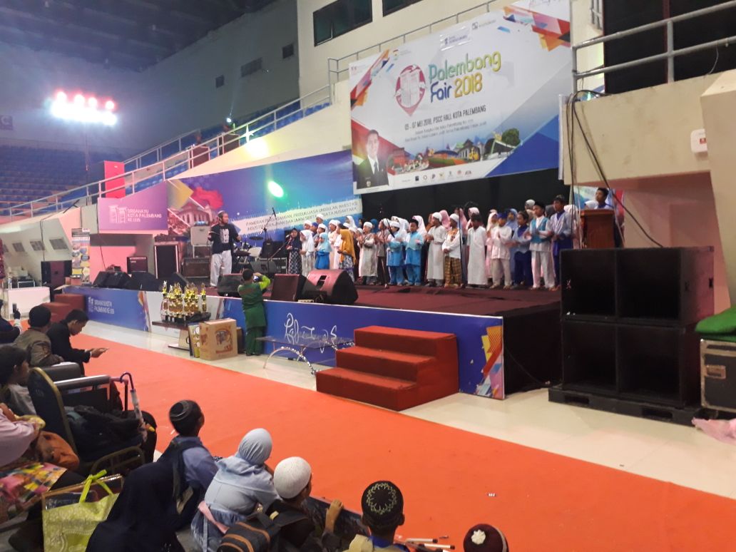 Live show at Palembang Fair 2018 day 2 in PSCC Hall.. we have so much fun here :D
.
.
.
Urban city hall
.
.
#pscc #psccpalembang #psccvenue #psccliveevent #palembangevent #palembangvenue #event #liveevent #expo #palembangfair2018