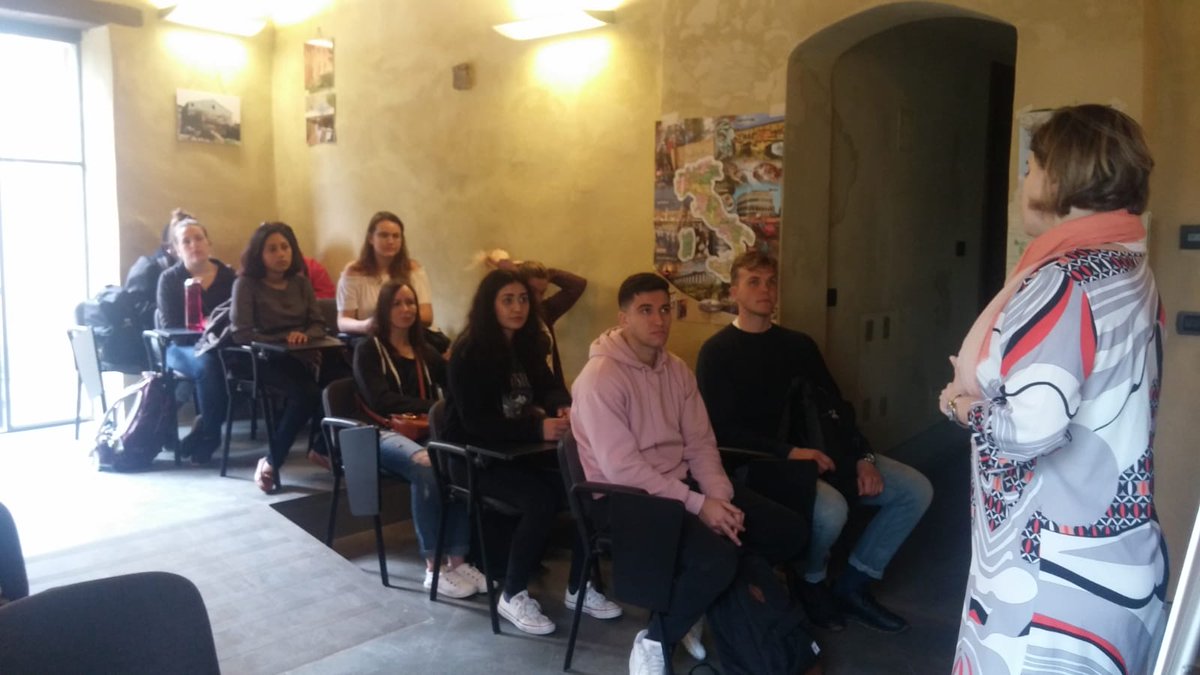 Rondine_Method's tweet photo. 🎉🎈✨A huge welcome to our #Canadian friends! The second edition of #StudyAbroadatRondine has just begun. A month-long campus to learn about the 🇮🇹️ Italian language and culture, discuss about international geopolitics with the youth of the 🏡🌎World House, and much more… https://t.co/MAXkYvQnRT