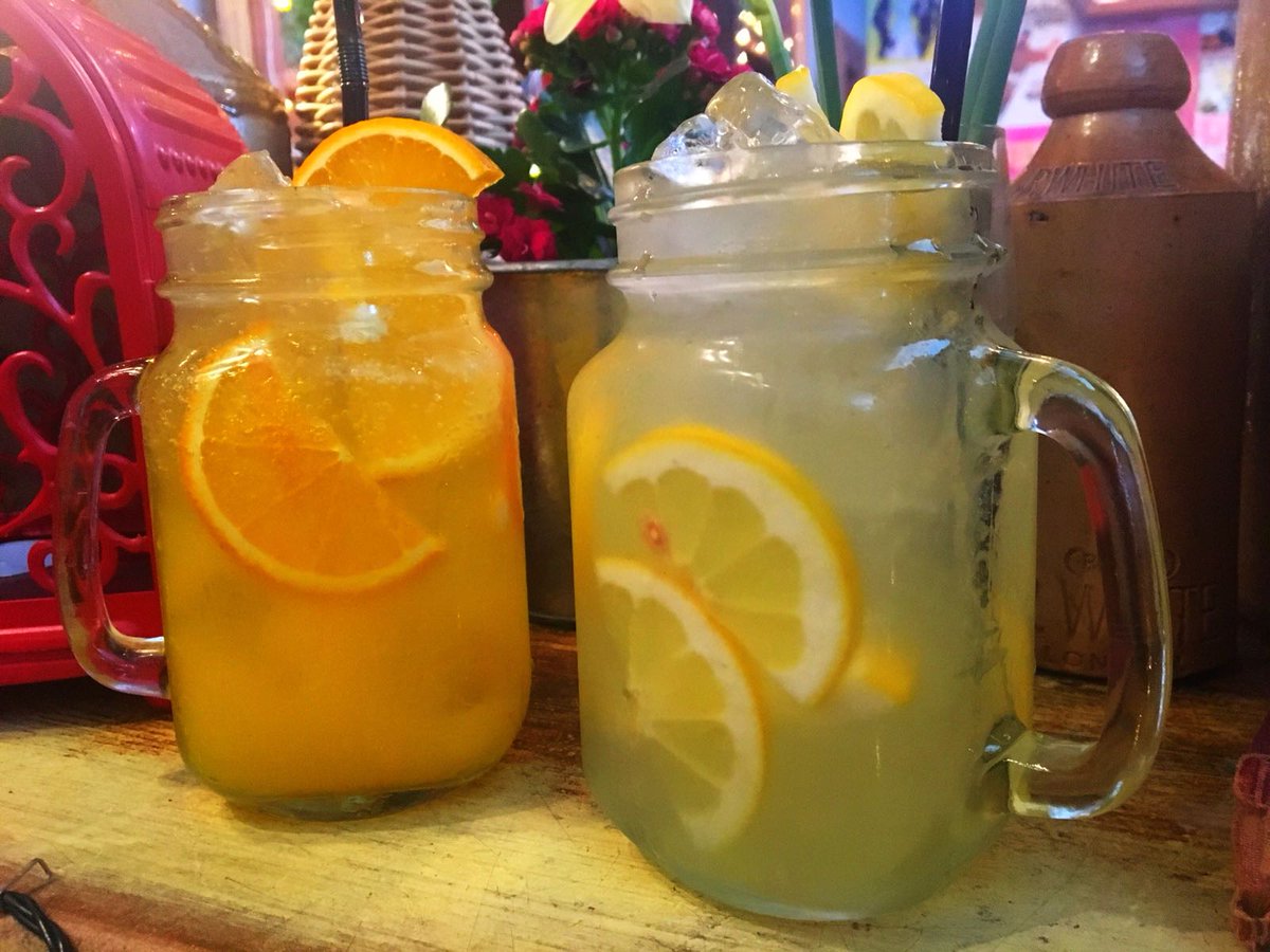 Konnigans's tweet photo. Stonking got #lunchdeal specials...😱😍..... ice cold homemade lemonade..!!💋💋 happy Friday peeps! #konnigans #wandsworth #wandsworthtown #sw18 #sw15 #sw11  @NappyValleyNet @timeandleisure @PutneyHive @batterseabanter @lovewandsworth @LovePutney @lovebattersea https://t.co/5BuUl01NAs