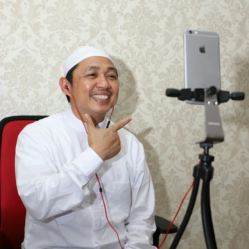 anismatta's tweet photo. Alhamdulillah, di tengah keterbatasan, saya masih bisa menautkan hati dan menyatukan semangat dgn teman-teman @gen_AMPM NTB.. Kobarkan semangat Indonesia!!

#ArahBaruIndonesia https://t.co/g3UJKy3zYu