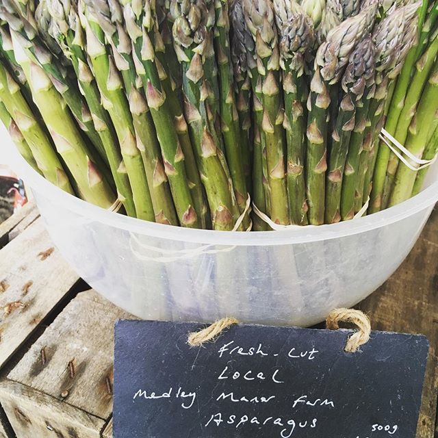 WildHoneyLove's tweet photo. Just in! #freshlypicked #local #asparagus YUMMY!!!
#oxford
#independent
#organic
#health
#wellbeing
#nutrition
#local
#healthyliving
#healthylifestyle
#veganhour
#healthyfood
#healthyeating
#organicproducts
#beauty
#skincare
#organicskincare
#freshproduc… https://t.co/al0XPzVszA https://t.co/zF9j8jjCqE