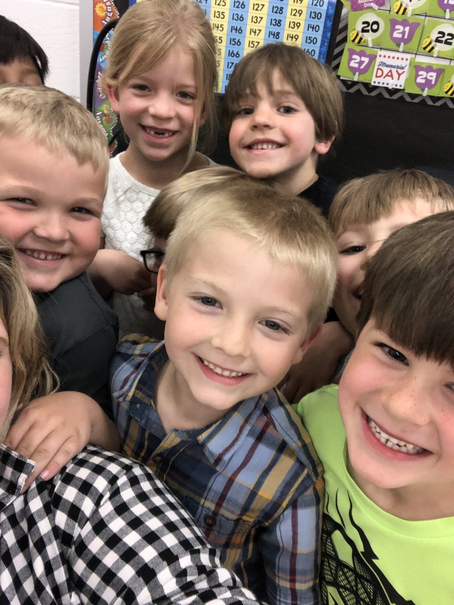 sarahgee003's tweet photo. You know you’re in a technology age when a student comes up and says “can we take a selfie?” https://t.co/tr8YWebICL