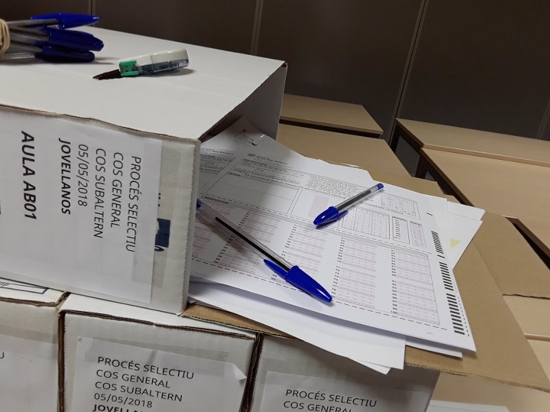 EBAP_GOIB's tweet photo. 🔸Estam preparant, amb els col·laboradors, el primer exercici del cos subaltern, que serà demà a les 10.00 🙂
https://t.co/vKEwuZX7bg
@HisendaiAAPP_IB
#OposicionsCAIB2018
#CosSubaltern https://t.co/o1zpKQmsP3
