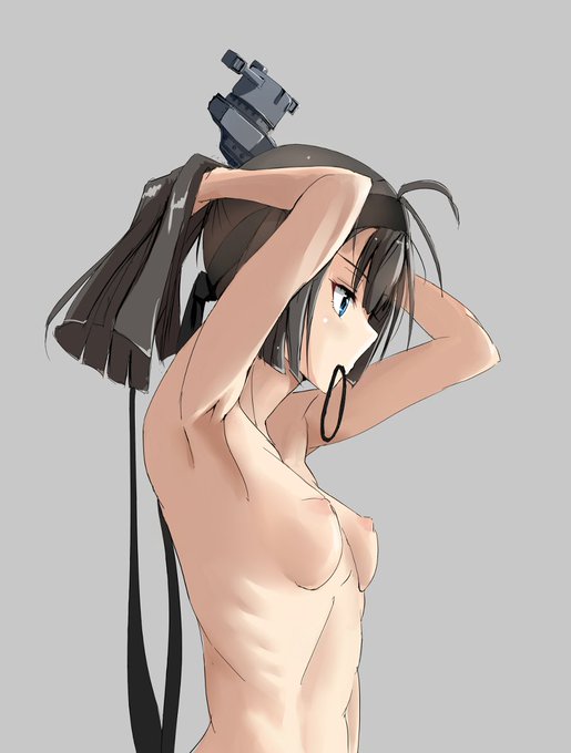 秋月姉の脇尊い・・・こんな姿見せつけられてる妹たちの脱水症状が心配・・ #艦これ 