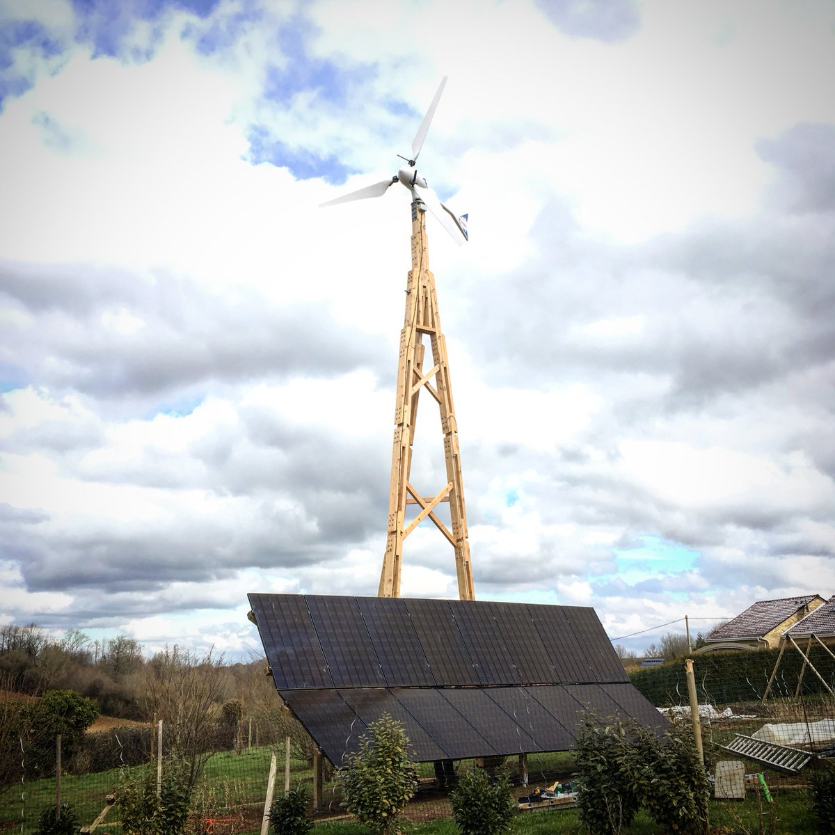 InnoVentumAB's tweet photo. The Team in France spreading InnoVentum Dali Solution, so that private can say good bye to grid utility company and be energy independent. https://t.co/dce5s1vKxY