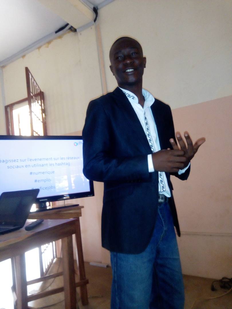 Matheiho67's tweet photo. #OrificeADS
L'équipe ORIFICE est sur le lieu de formation pour les nouveaux contributeur Web. #orificejobs #emploi @issa_kayoum @Vianney08583405 https://t.co/PZ8qQCQhmM