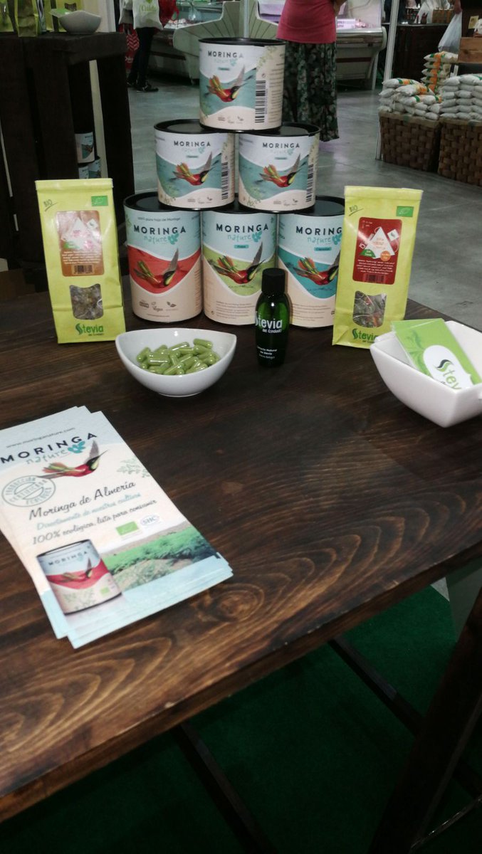 SteviaCondado's tweet photo. @SteviaCondado en #BioCulturaBarcelona2018. En esta ocasión no estamos presentes directamente sino de la mano de una empresa amiga "MoringaNature".
#SteviadelCondado #MoringaNature #Stevia #ExtractodeStevia #ProductosBIO #ProductosECO #BIO #ECO https://t.co/WIdU46BjeH