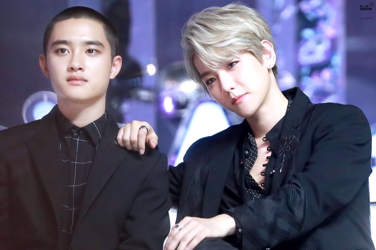 marumarublyo1's tweet photo. ホストではありません

坊主の方もホストではありません

 #PremiosMTVMiaw
#MTVBRKPOPEXO 
@weareoneEXO https://t.co/KNlKJw7JJ7