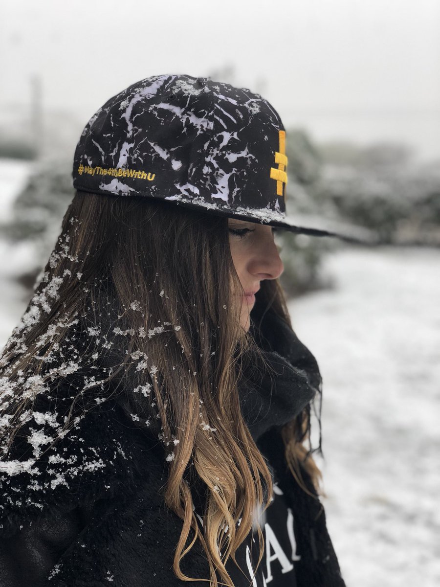 HashtagVibesCo's tweet photo. Hoy que la gorra te acompañe... #MayThe4thBeWithYou #StarWarsDay #meaningfuloutfit https://t.co/dD4NZnTjxX