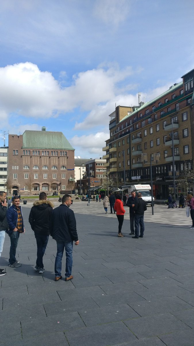 Burkanton's tweet photo. @theGreen_Rose Våren i E-tuna https://t.co/0gpzPoZSBg