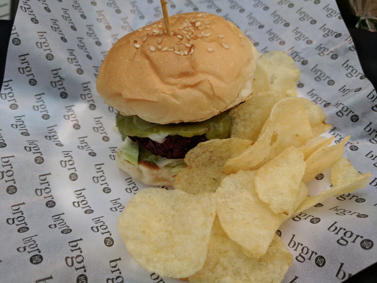 BrgrHq's tweet image. Do your Friday's right with vegetarian and Jain burgers to choose from 😍
.
.
.
#FridayBinge #MumbaiBurgers #SwipeRight #BurgersInTown #BurgersAreBae #BurgerFanClub #BurgBurgerBurgest #BestBurgersInTown #HowIMetYourBurge