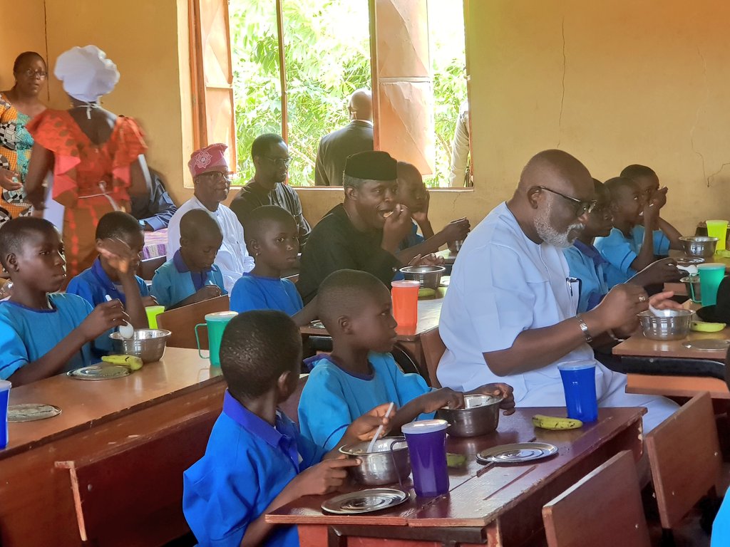 ProfOsinbajo's tweet photo. After teaching, naturally it is lunch time.
The kids and I are eating lunch prepared by the @NHGSFP cooks in Ondo.
I must confess the meal is tasty https://t.co/Qnw9cTYWCq