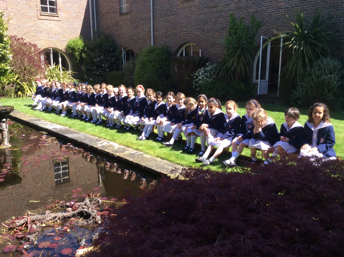 THSch_PrePrep's tweet photo. Traditional @TalbotHeathSch birthday celebrations. #thprep waiting in the sunshine for the rest of the school to join us. 🎂🎈 https://t.co/erBCmQ8uVw