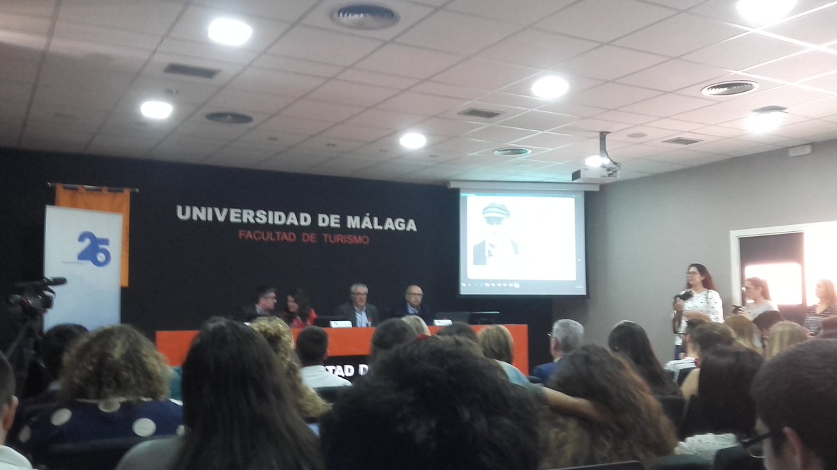 Da comienzo la conferencia de la mano del presidente de Reporteros sin Fronteras, Alfonso Armada #periodismouma #CICUMA2018