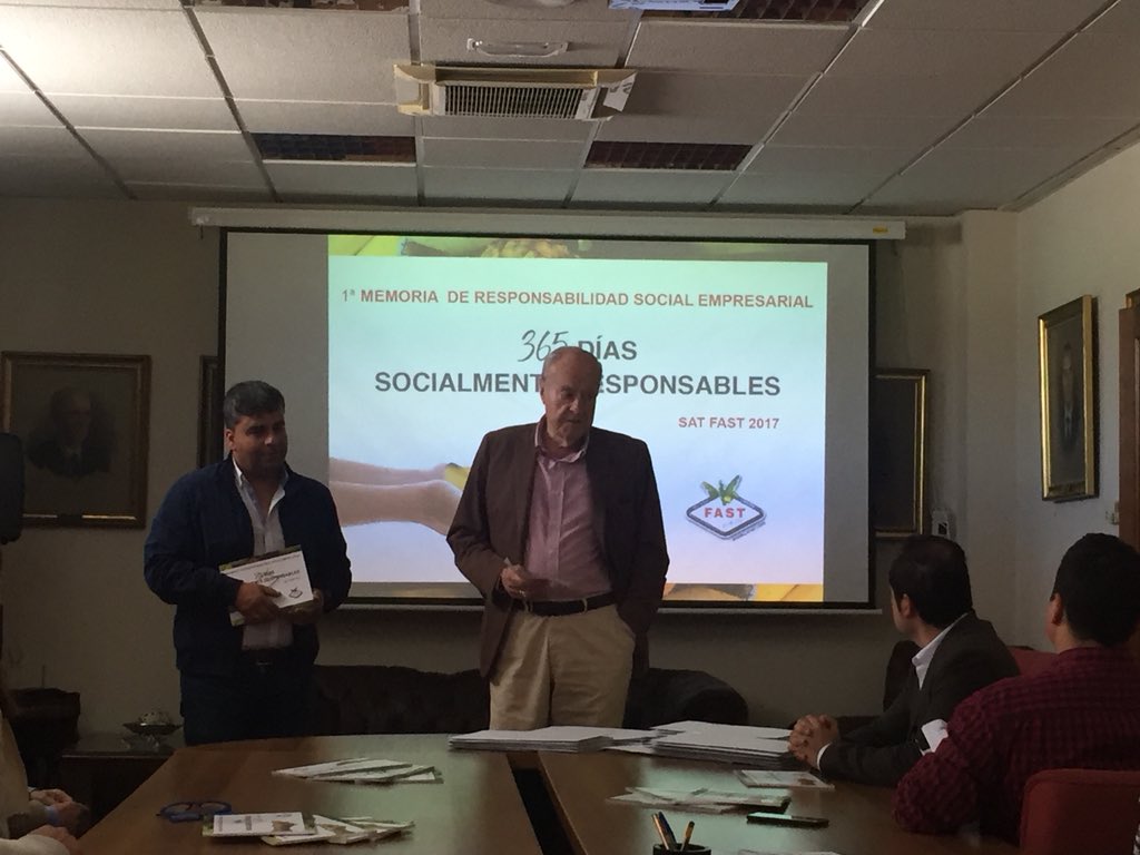 JacobAfonso's tweet photo. Hoy en @La_Fast en la presentación de su 1 primera memoria de RSE. Es un ejemplo de empresa en todos los aspectos 👏🏻👏🏻👏🏻👏🏻👏🏻 https://t.co/bTq8a4y6cH