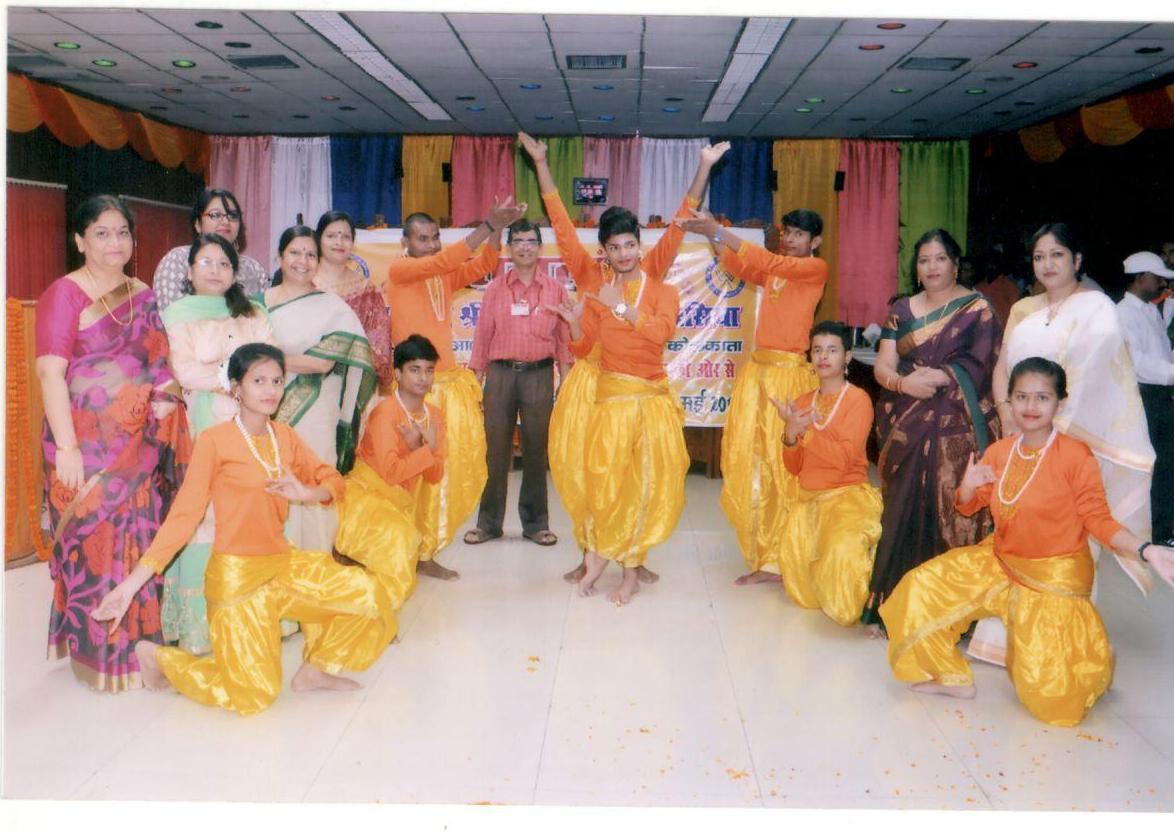 gmoefkanpur's tweet photo. Smt Snehlata Chourasia, Adhyaksha, Akhil Bhartiya Ayudh Nirmaniyan Nari Kalyan Parishad Kollkata ke samman me dt. 04.05.18 ko OE&amp;P Fys Br Kanpur dwara ayojit karyakram me divyang society ke bacchon ne apni dakshta ka pradashan kiya jisme Adyaksha Mahodya ne sahbhagita kee. https://t.co/paH98L49Pf