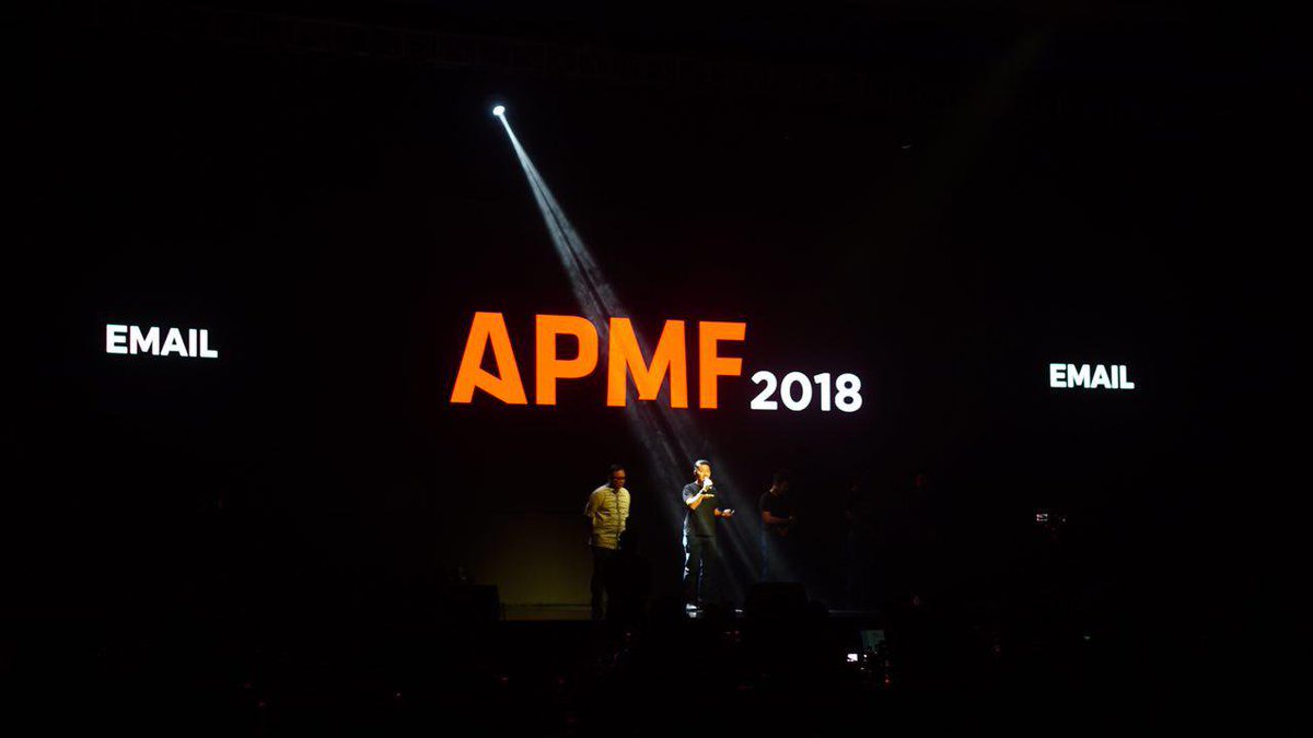 mtargetco's tweet photo. Today is the day. @yopiesuryadi (Founder of MailTarget) at APMF BIG BREAK session by bekraf.
#apmf2018 #mailtarget https://t.co/lbu8dCzw5H