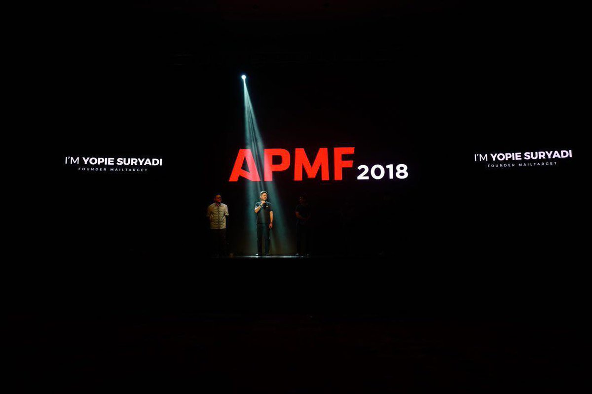 mtargetco's tweet photo. Today is the day. @yopiesuryadi (Founder of MailTarget) at APMF BIG BREAK session by bekraf.
#apmf2018 #mailtarget https://t.co/lbu8dCzw5H