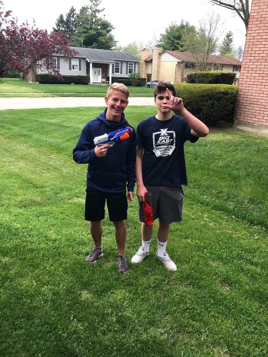 isaacbennett_66's tweet photo. @daniel_hosford1 with a kill on @Jac0b_Bane ... chubs and john wicks up 4-1 #itsOV @FairmontRoyale https://t.co/ZC8FJriNoB