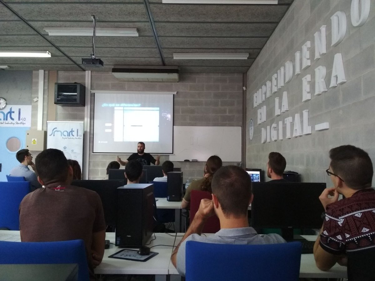 CEEICT's tweet photo. ¡@Ceeict a pleno rendimiento! #Talento40 en @Smarti40, #Coworkers @eoi en @Coworking_CT3, #emprendedores y #empresarios en @AulaEmpresaCt ¡¡Menudo viernes emprendedor!! #nonstop @jacello @soyjoaquingomez https://t.co/Ypfovt3AZO